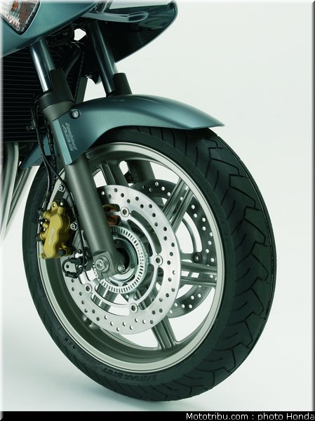 honda_1000_cbf_2006_065