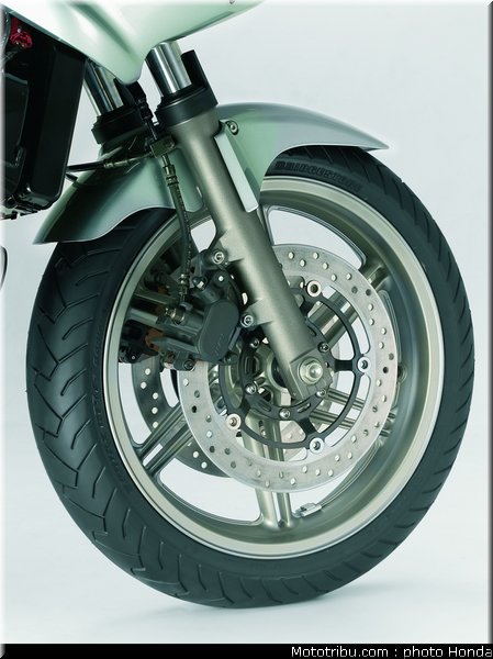 honda_1000_cbf_2006_066