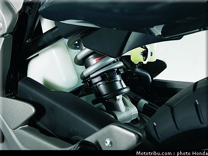 honda_1000_cbf_2006_060.jpg