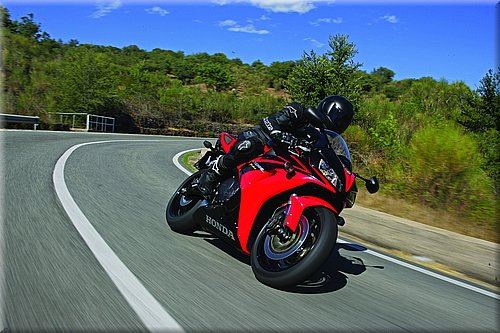 honda-1000cbr-2006-008.jpg