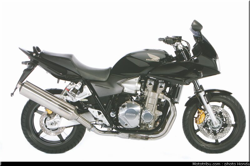 honda_cb1300s_2006_3