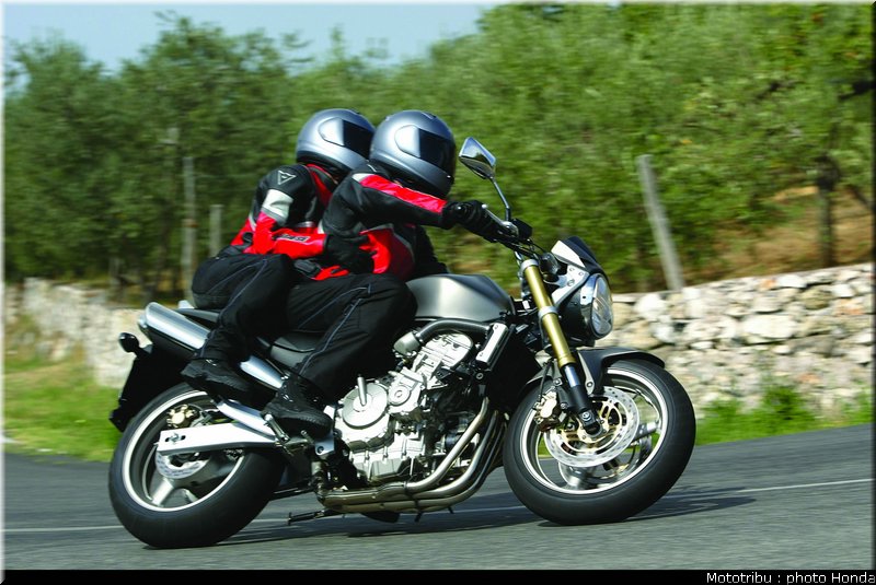 honda_600hornet_2006_001