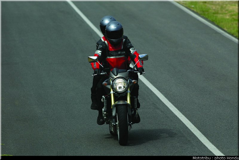 honda_600hornet_2006_003