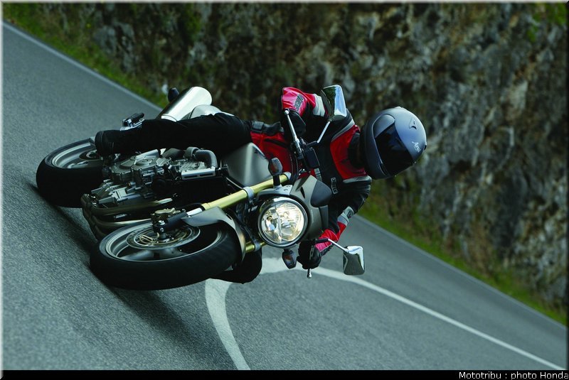 honda_600hornet_2006_007
