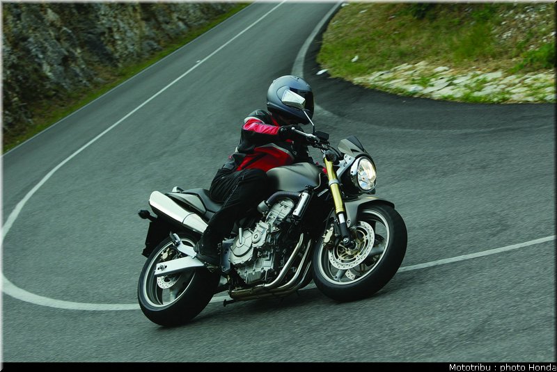 honda_600hornet_2006_008