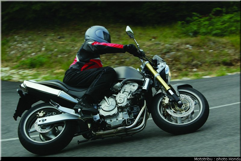 honda_600hornet_2006_009