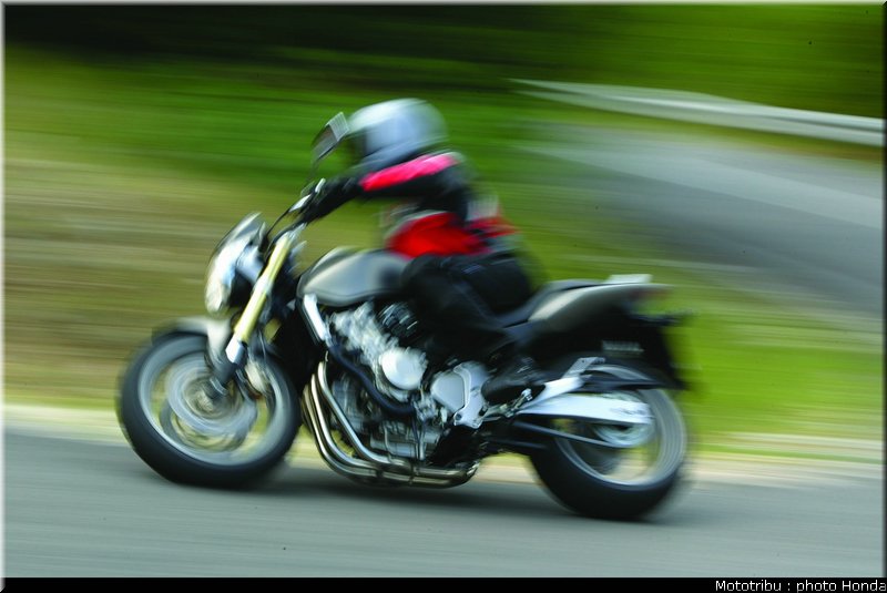 honda_600hornet_2006_010