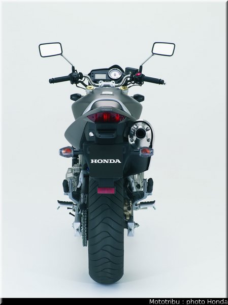 honda_600hornet_2006_015