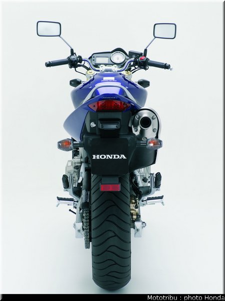 honda_600hornet_2006_016