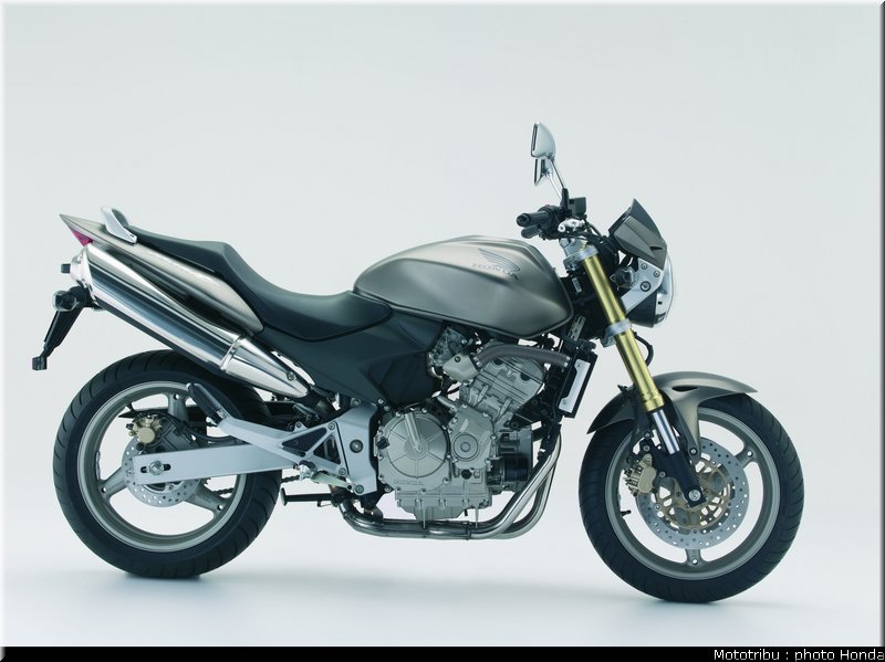 honda_600hornet_2006_018