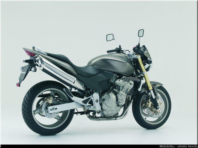 honda_600hornet_2006_023