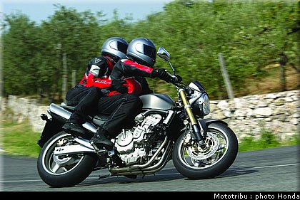 honda_600hornet_2006_001.jpg