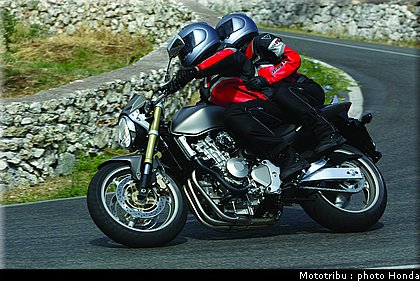 honda_600hornet_2006_002.jpg