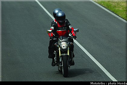 honda_600hornet_2006_003.jpg