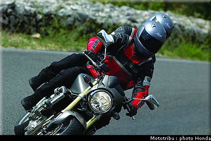 honda_600hornet_2006_004.jpg