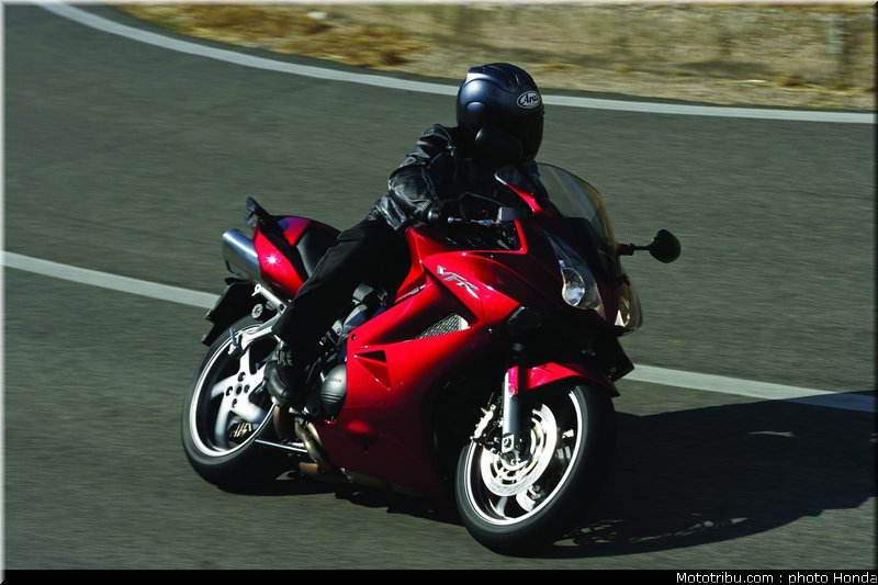 honda_800_vfr_2006_004