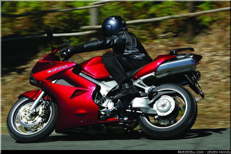 honda_800_vfr_2006_005