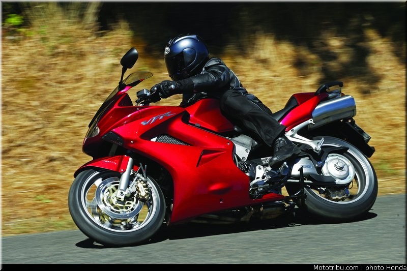 honda_800_vfr_2006_006