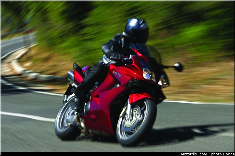honda_800_vfr_2006_007