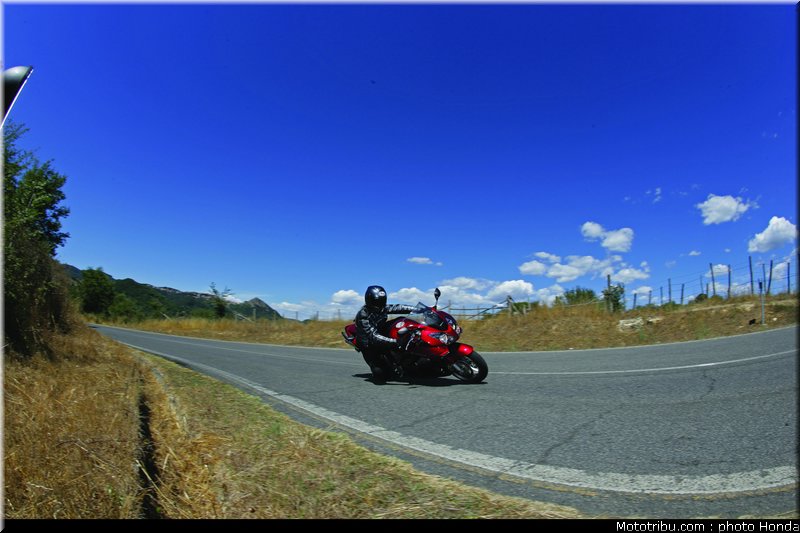 honda_800_vfr_2006_015