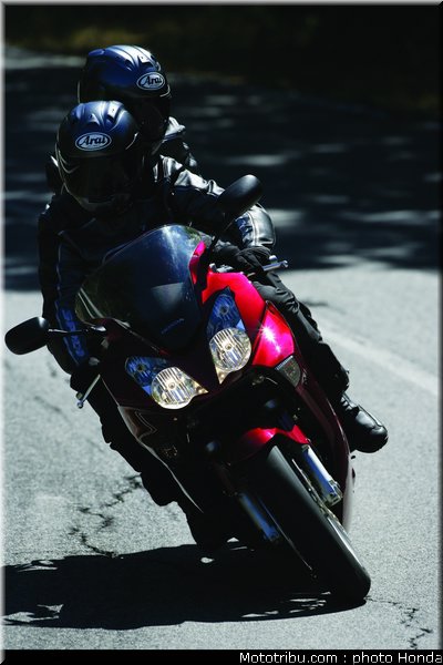 honda_800_vfr_2006_019