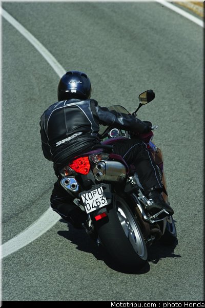 honda_800_vfr_2006_023