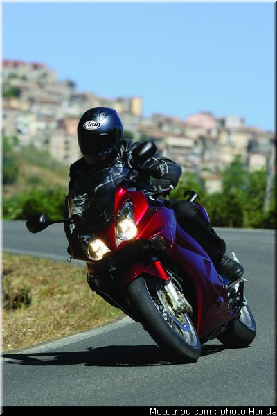 honda_800_vfr_2006_026