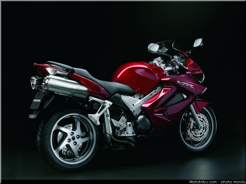 honda_800_vfr_2006_037