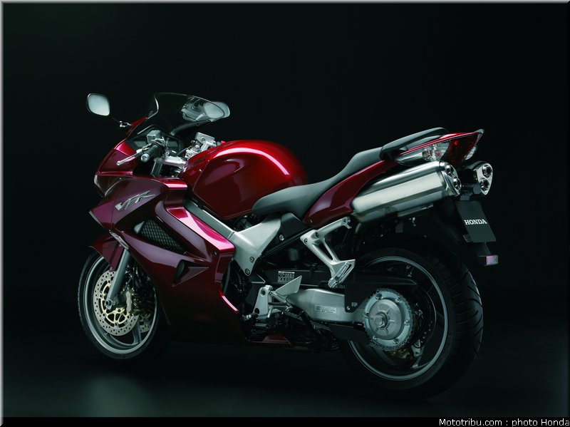 honda_800_vfr_2006_038