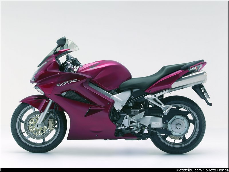 honda_800_vfr_2006_041