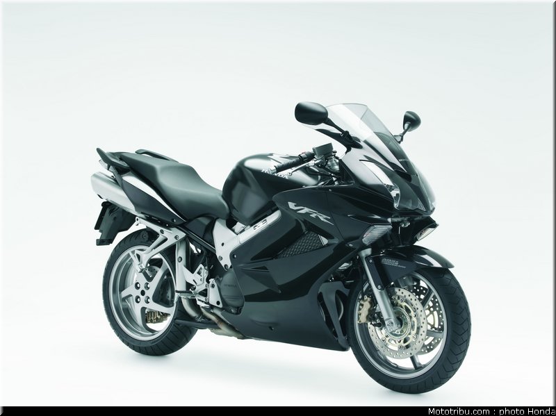 honda_800_vfr_2006_043