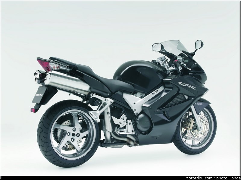 honda_800_vfr_2006_044