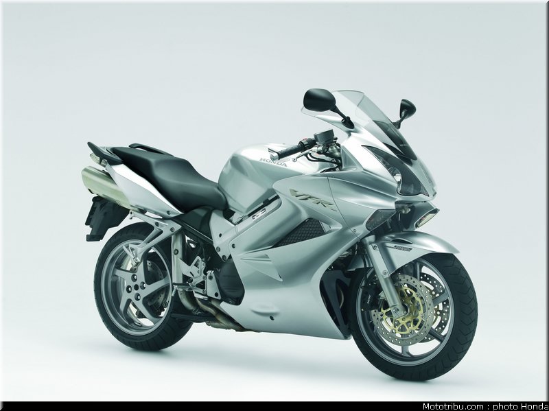honda_800_vfr_2006_049