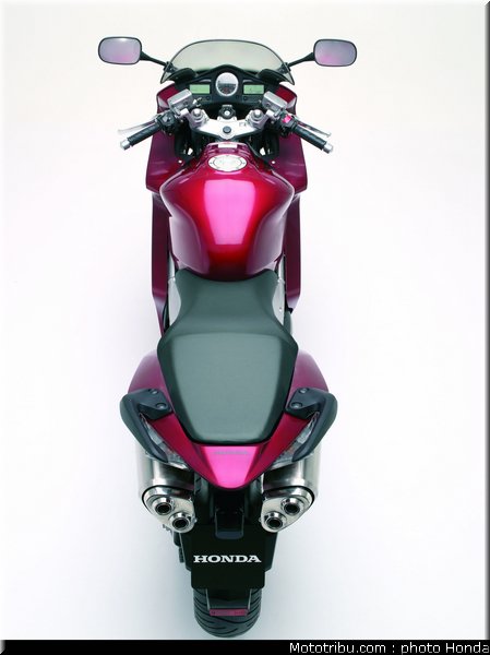 honda_800_vfr_2006_054