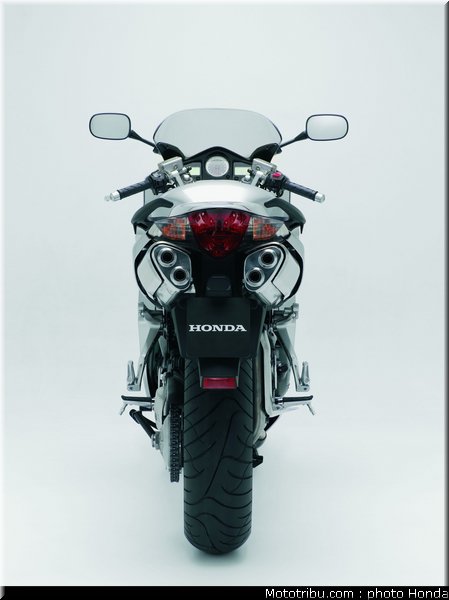 honda_800_vfr_2006_060
