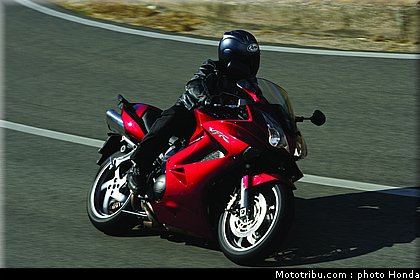 honda_800_vfr_2006_004.jpg