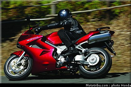 honda_800_vfr_2006_005.jpg
