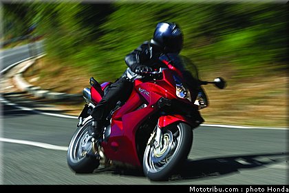 honda_800_vfr_2006_007.jpg