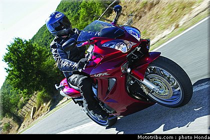 honda_800_vfr_2006_008.jpg