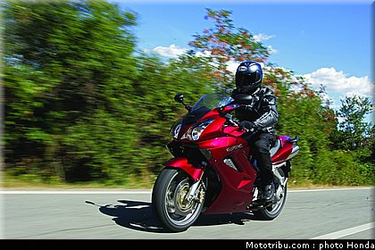 honda_800_vfr_2006_011.jpg