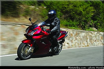 honda_800_vfr_2006_012.jpg