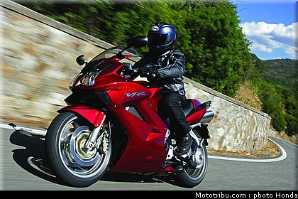 honda_800_vfr_2006_013.jpg