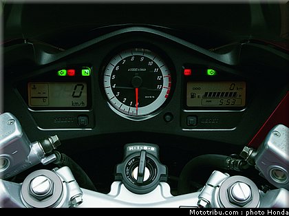 honda_800_vfr_2006_071.jpg
