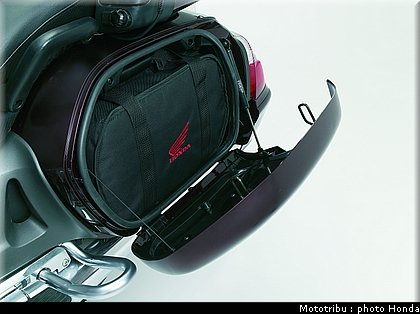 honda_goldwing_2006_043.jpg