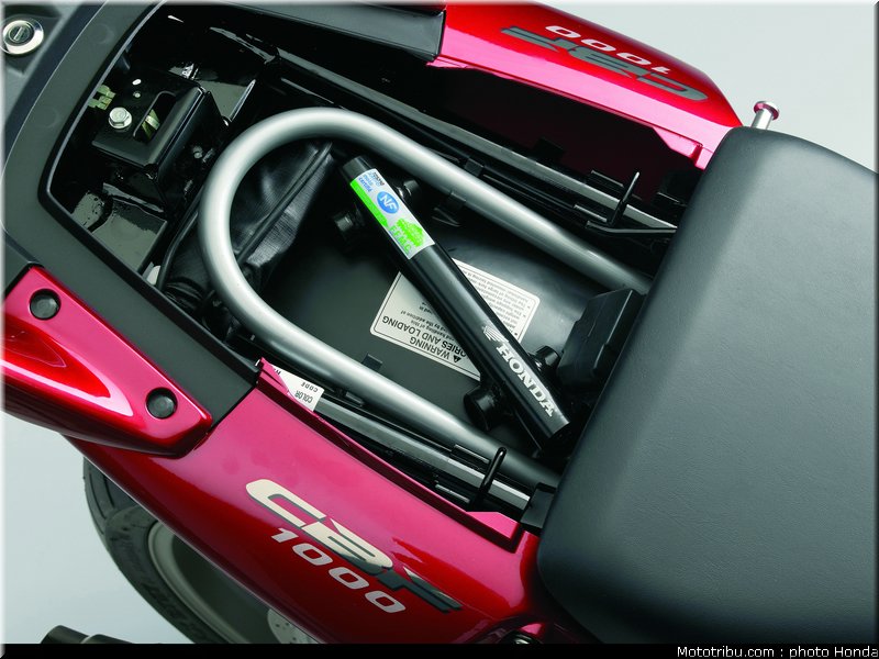 honda_1000_cbf_2007_051