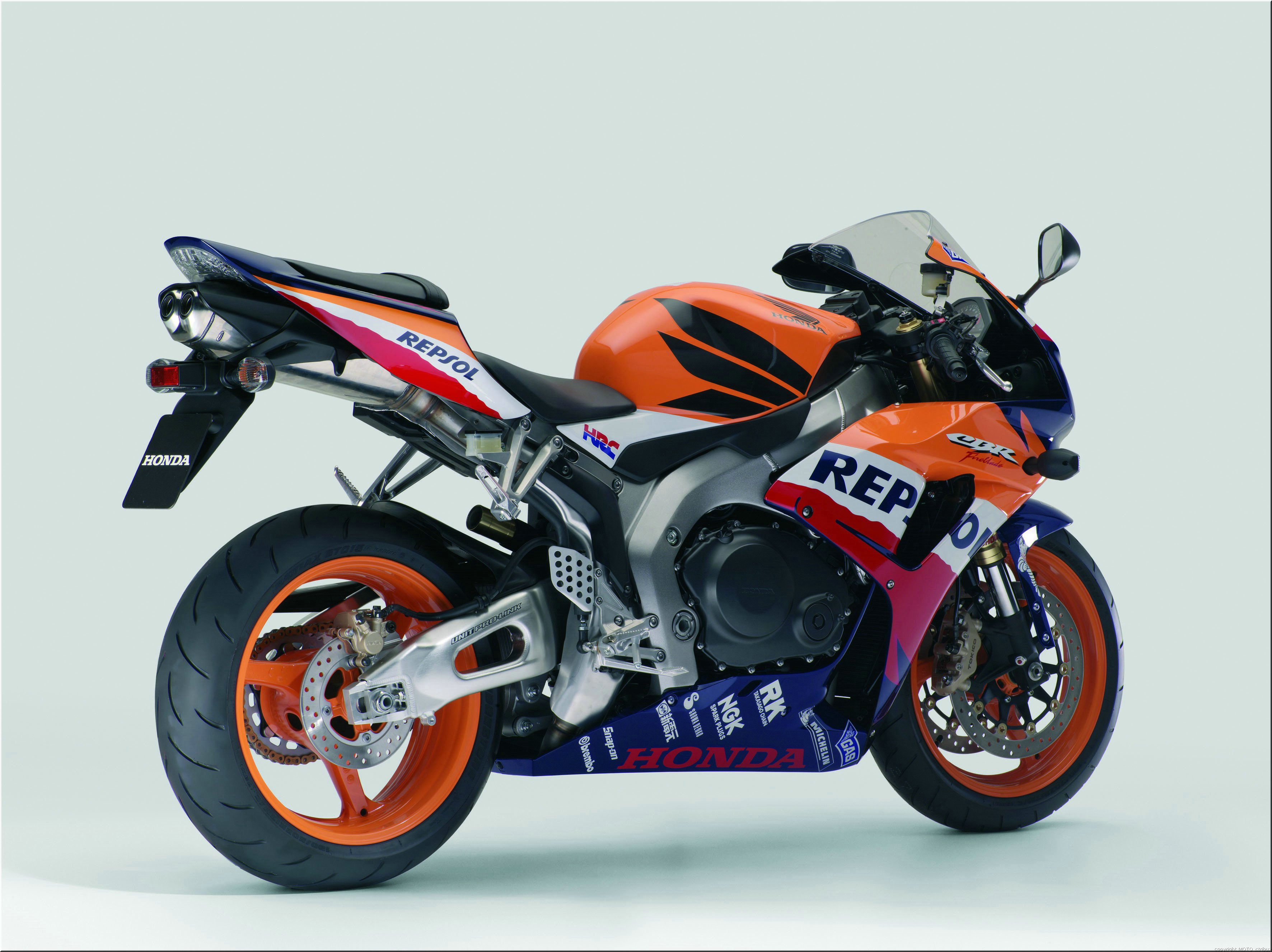 MOTO 