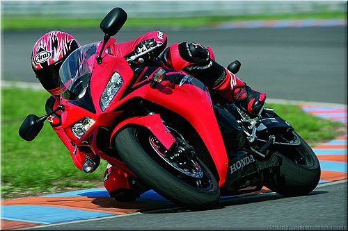 honda-1000cbr-2007-006.jpg
