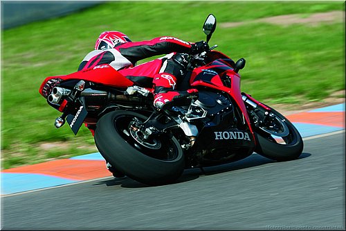 honda-1000cbr-2007-007.jpg