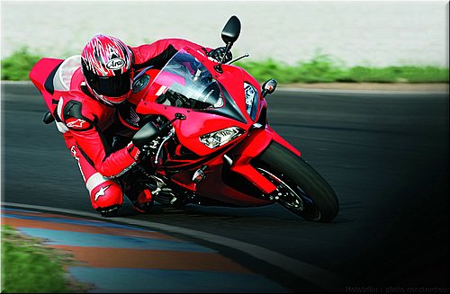 honda-1000cbr-2007-008.jpg