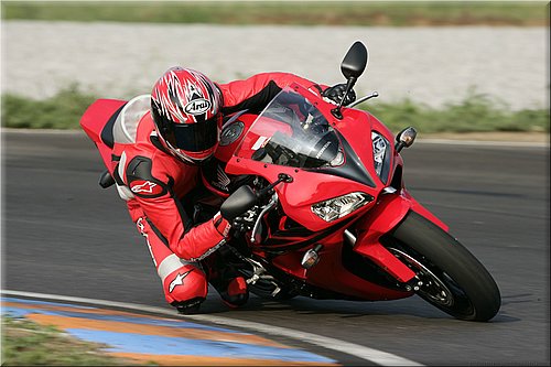 honda-1000cbr-2007-009.jpg